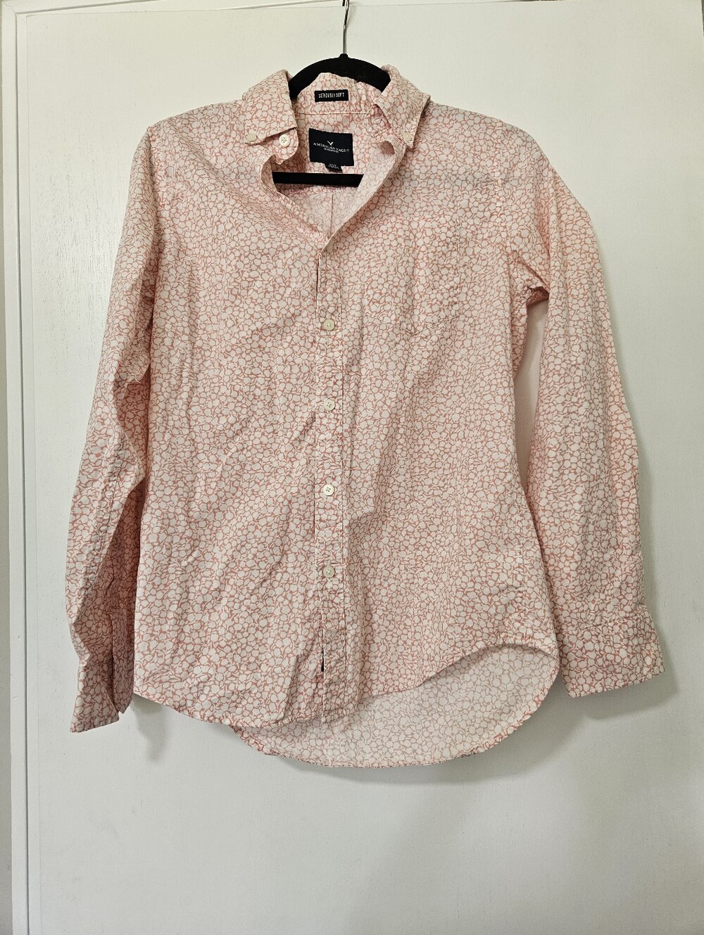 American Eagle Seriously Soft Coral Pink Floral Button Down Shirt Small